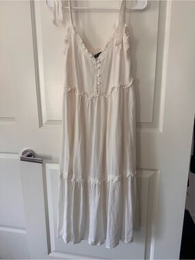 Wishlist Apparel Cream Tiered Ruffle Maxi Dress L